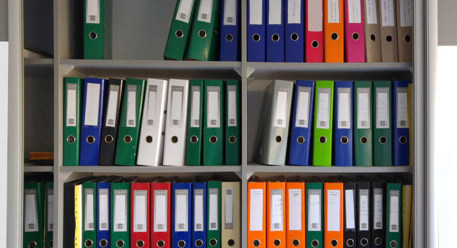 teczki segregatory dokumenty akta