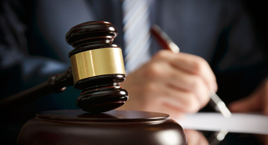 Sędzia chce dalej orzekać, KRS odmawia - TSUE zajmie się sprawą