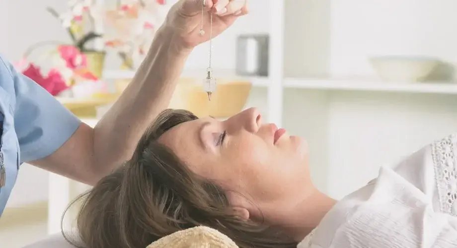 Uzdrowicielka Wahadelko