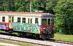 graffiti kolejka pociag
