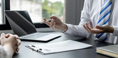 Urzad Urzednik Biurko Laptop