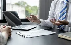 Urzad Urzednik Biurko Laptop