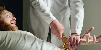 Pacjent Lozko Pasy Przymus