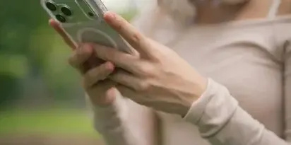 telefon komorka Kobieta